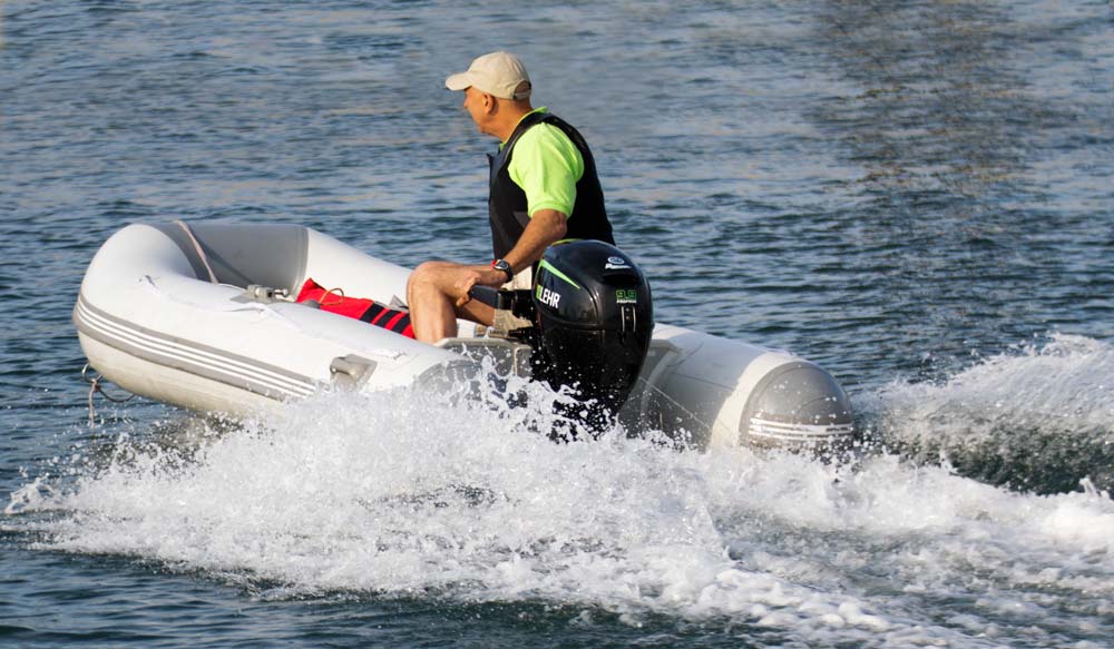 lehr-9.9-hp-propane-outboard-02